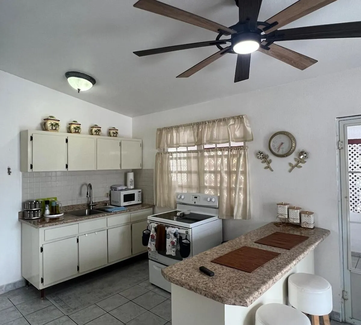Beachside Hammock Haven - 3Br Centrally Located San Juan
